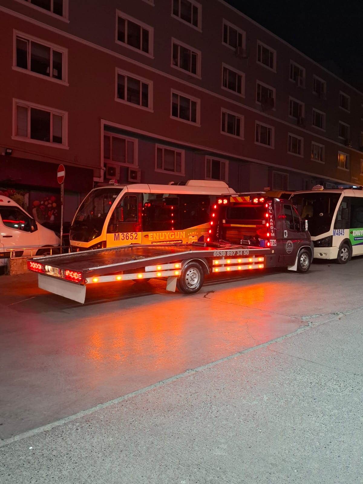 Gece oto kurtarma hizmeti